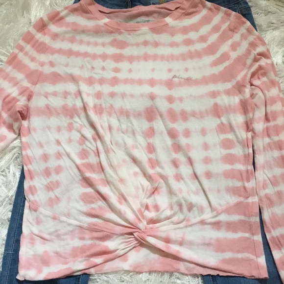 VS PINK NWOT GIRLFRIEND TWIST FRONT TIE DYE LONG SLEEVE CROPPED TEE - Picture 3 of 10